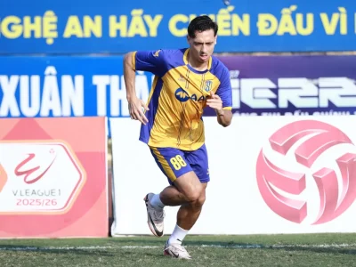 SLNA chính thức ra mắt tân binh Việt kiều: ‘Tôi tự hào được về quê cha thi đấu’