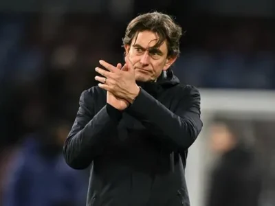 HLV Thomas Frank bức xúc: ‘Chuyển nhượng thật không đơn giản như trong game’